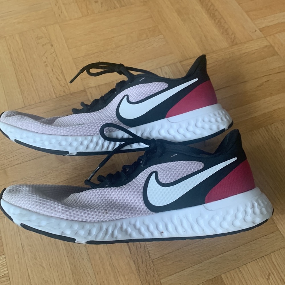 Nike Women's Pink, Black & White Running Sneakers